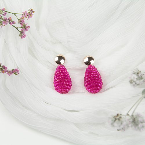 "Tropfen" aus Perlen in Pink