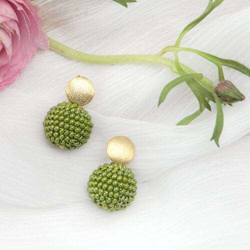 "Beeren" aus Perlen in Frühlingsgrün