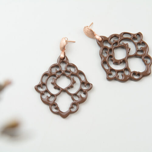 "Viola" in Cappuccino